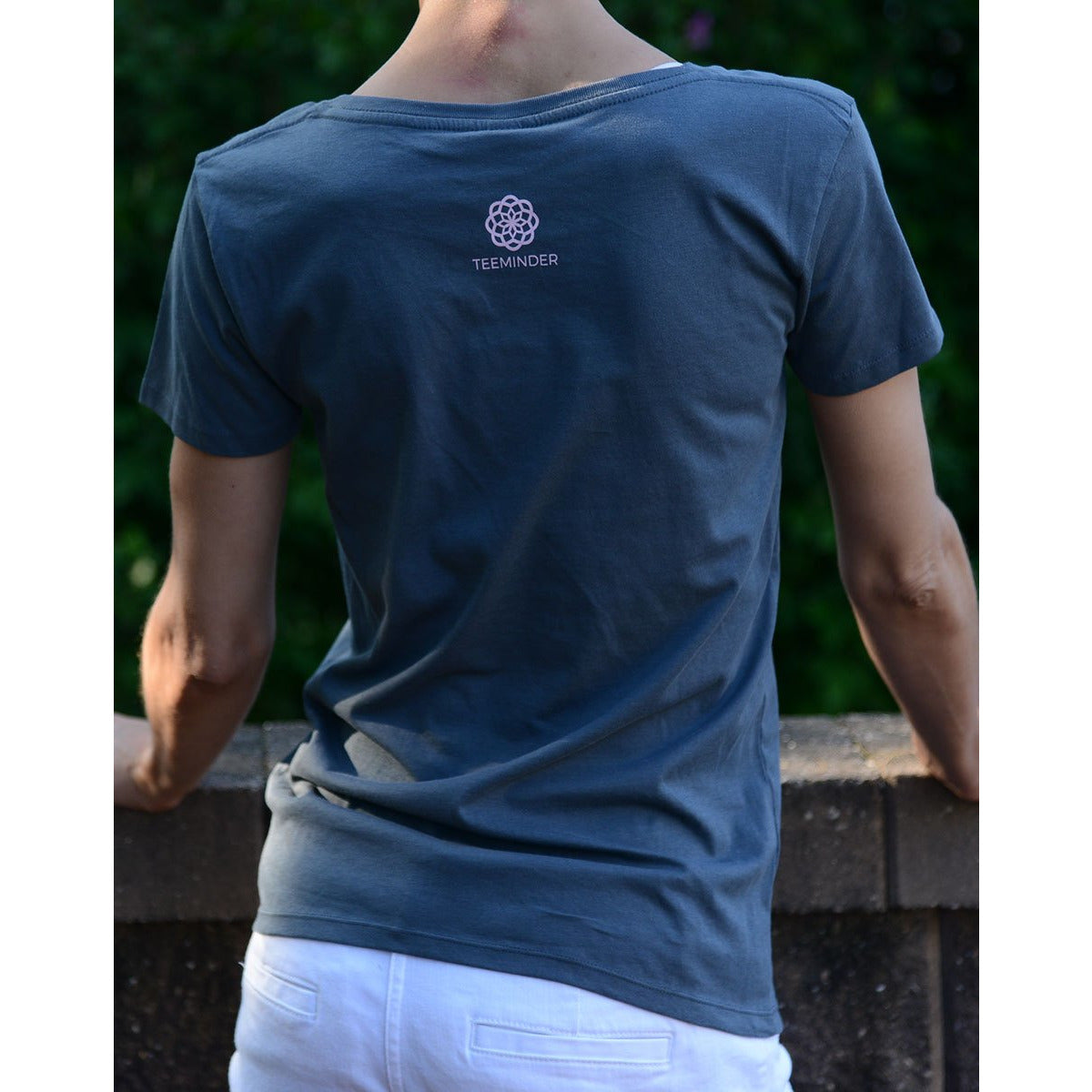 Gratitude Attracts Miracles - Women's Scoop Neck Grey Tee